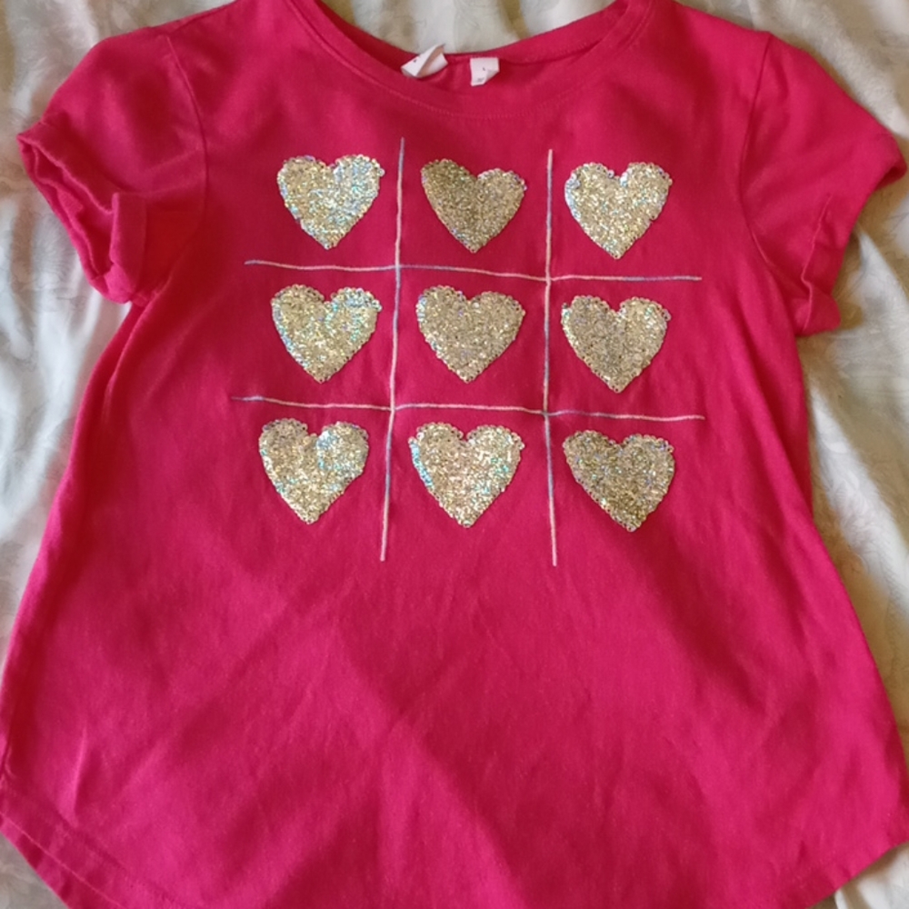 BOGO free sale! GAP flippy hearts shirt